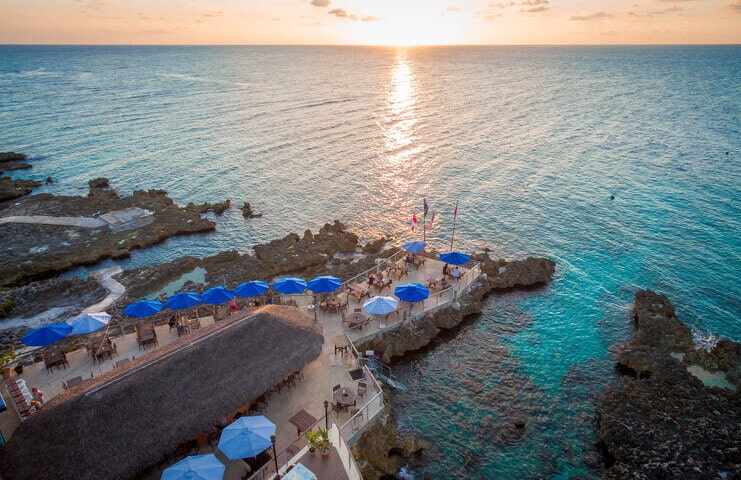 picture of macabuca with sunset in background